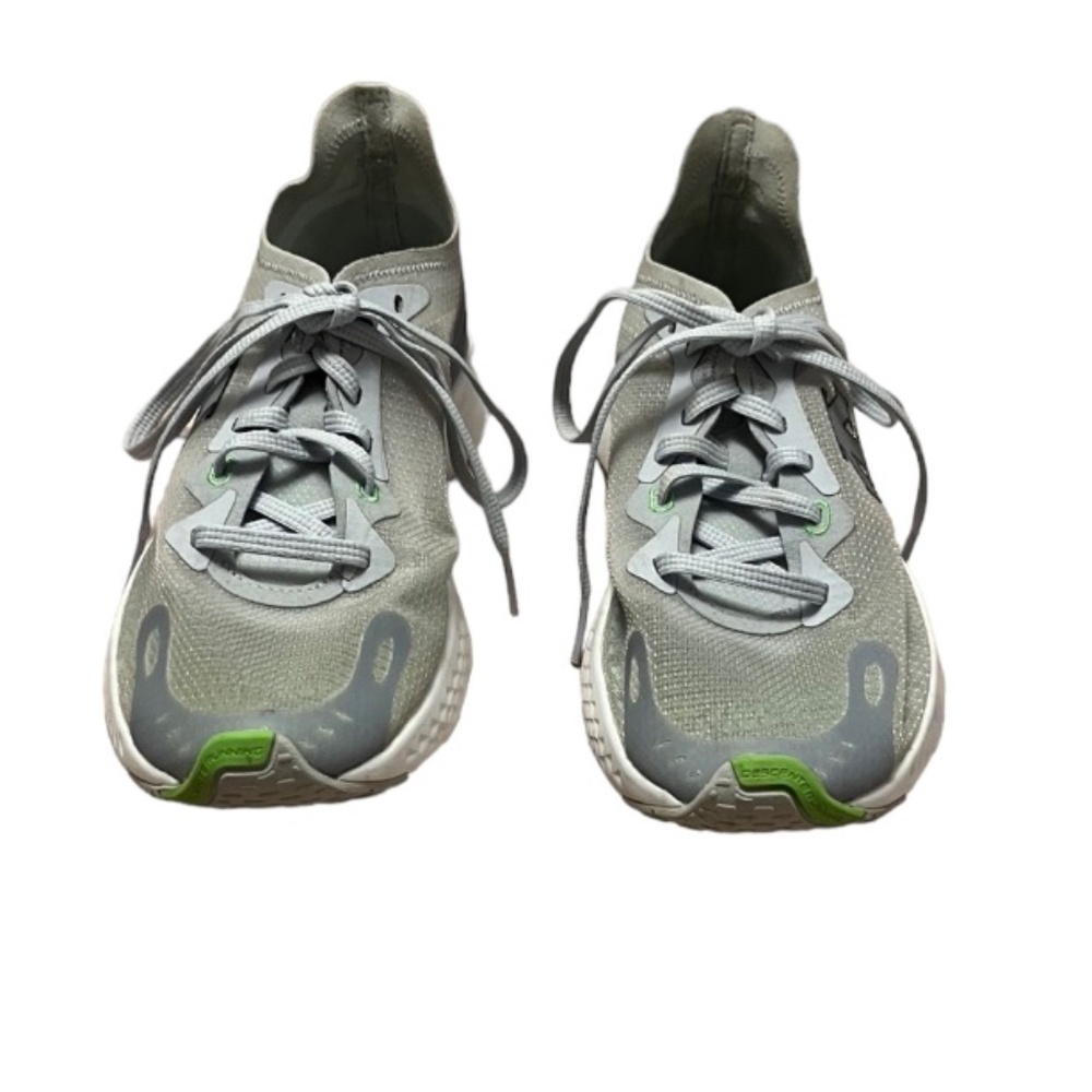 Descente skybird shoes